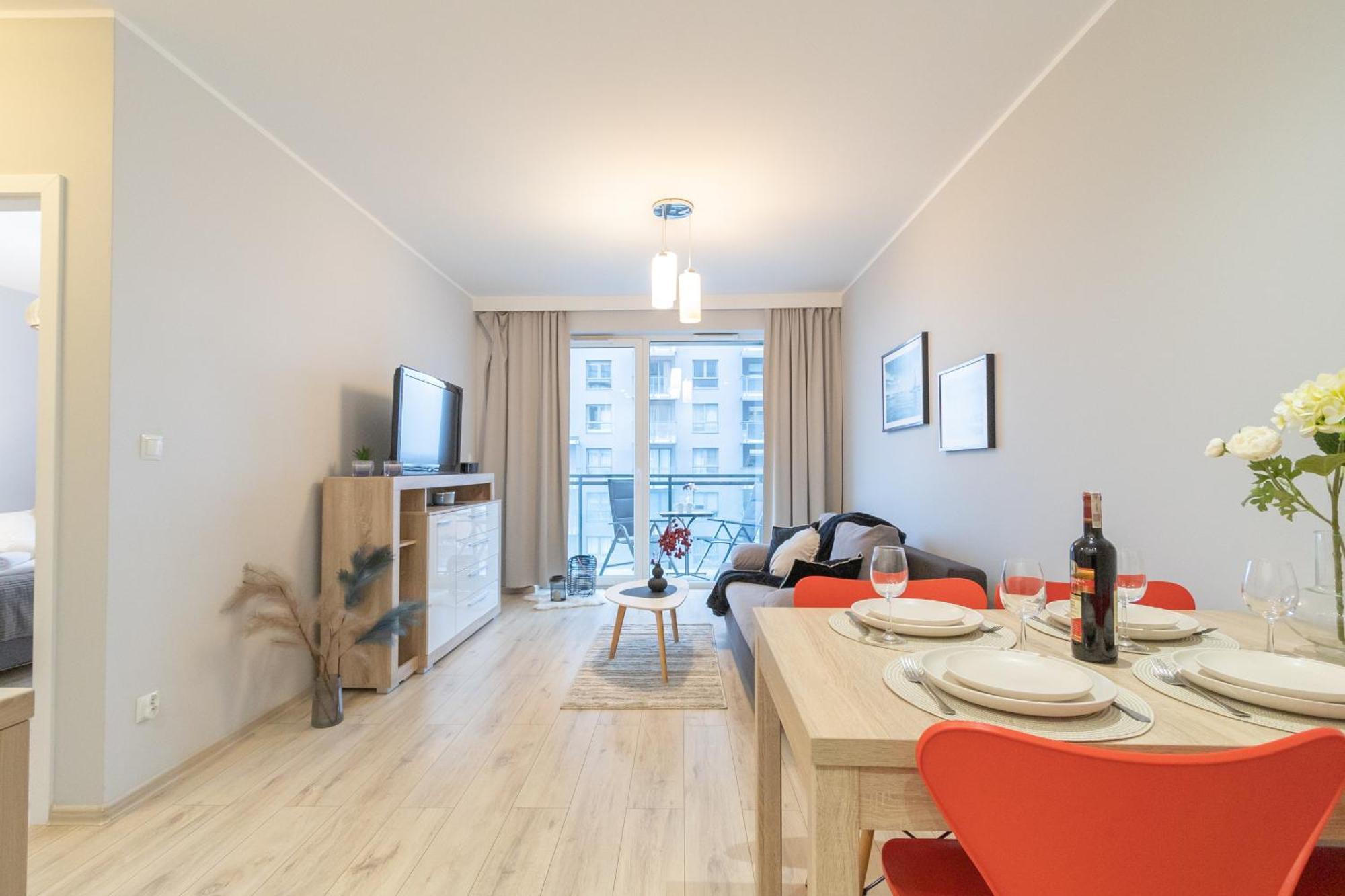 Glow Apartments, Bastion Walowa Stare